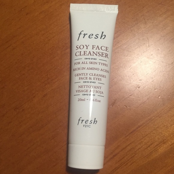 Fresh Soy Face Cleanser - Picture 3 of 9